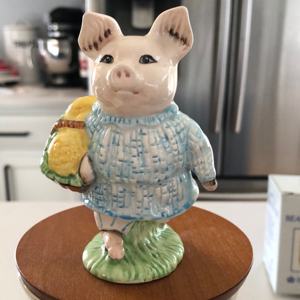 Royal Albert, little pig Robinson, hand-painted non-smoking home Original box
